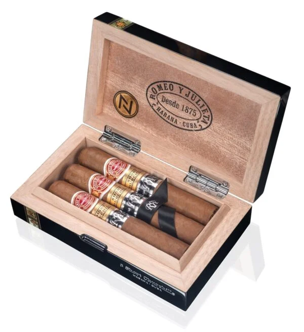 Romeo y Julieta Short Churchills Reserva Cosecha 2019 - Pack Of 3 Cigars